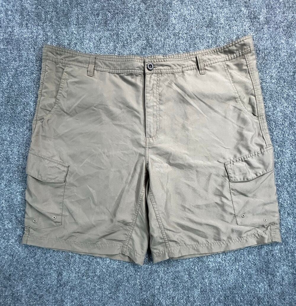 Magellan Outdoors Water Repellent Fishing Cargo Shorts Men's Size 44 Beige